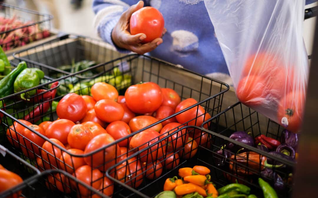 Jefferson’s Restaurant Hosts Food Drive for Just Food, Pantry and Food Bank for Douglas County